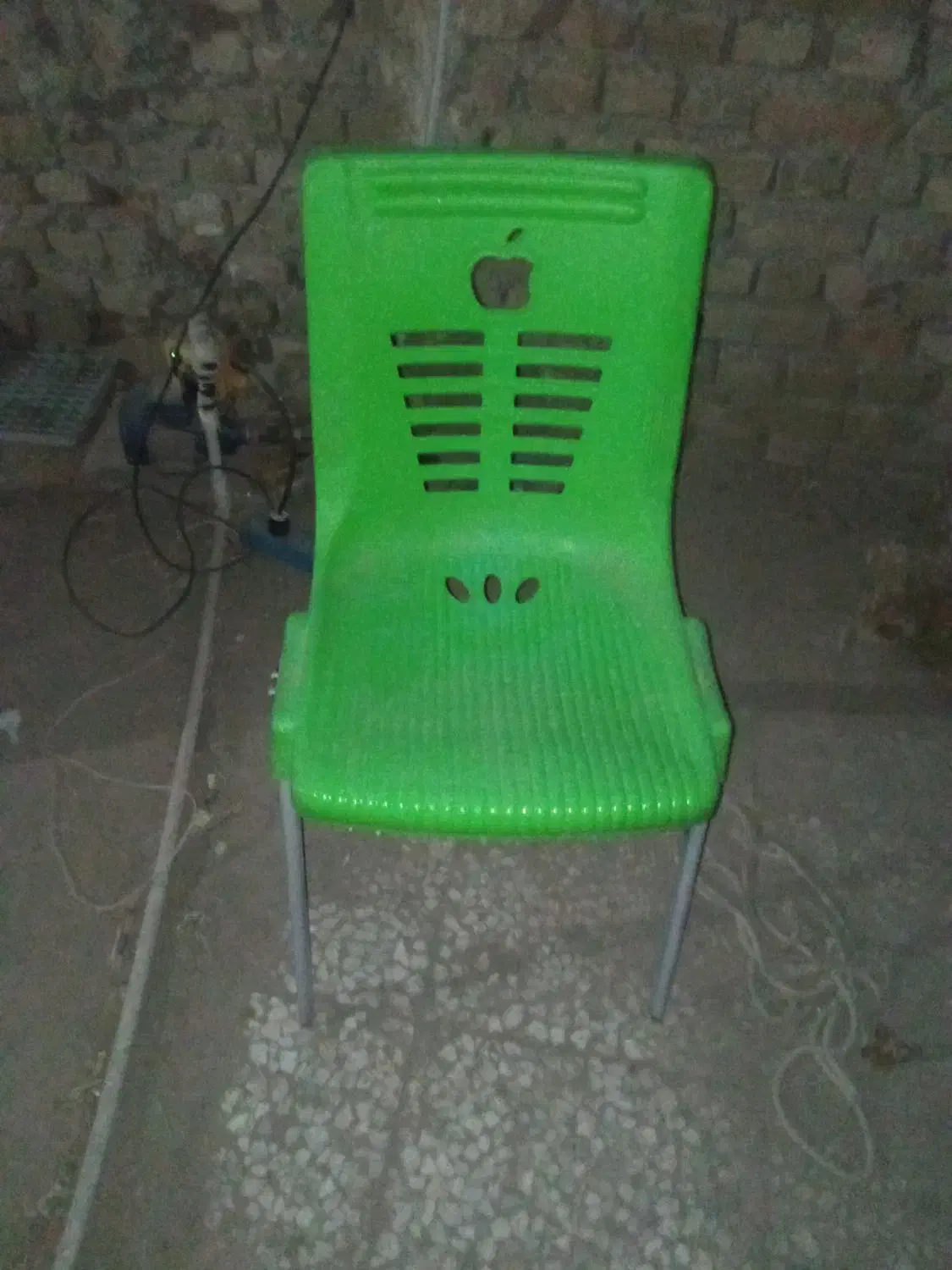 صندلی پلاستیکی پایه فلزی|صندلی و نیمکت|زاهدان, |دیوار