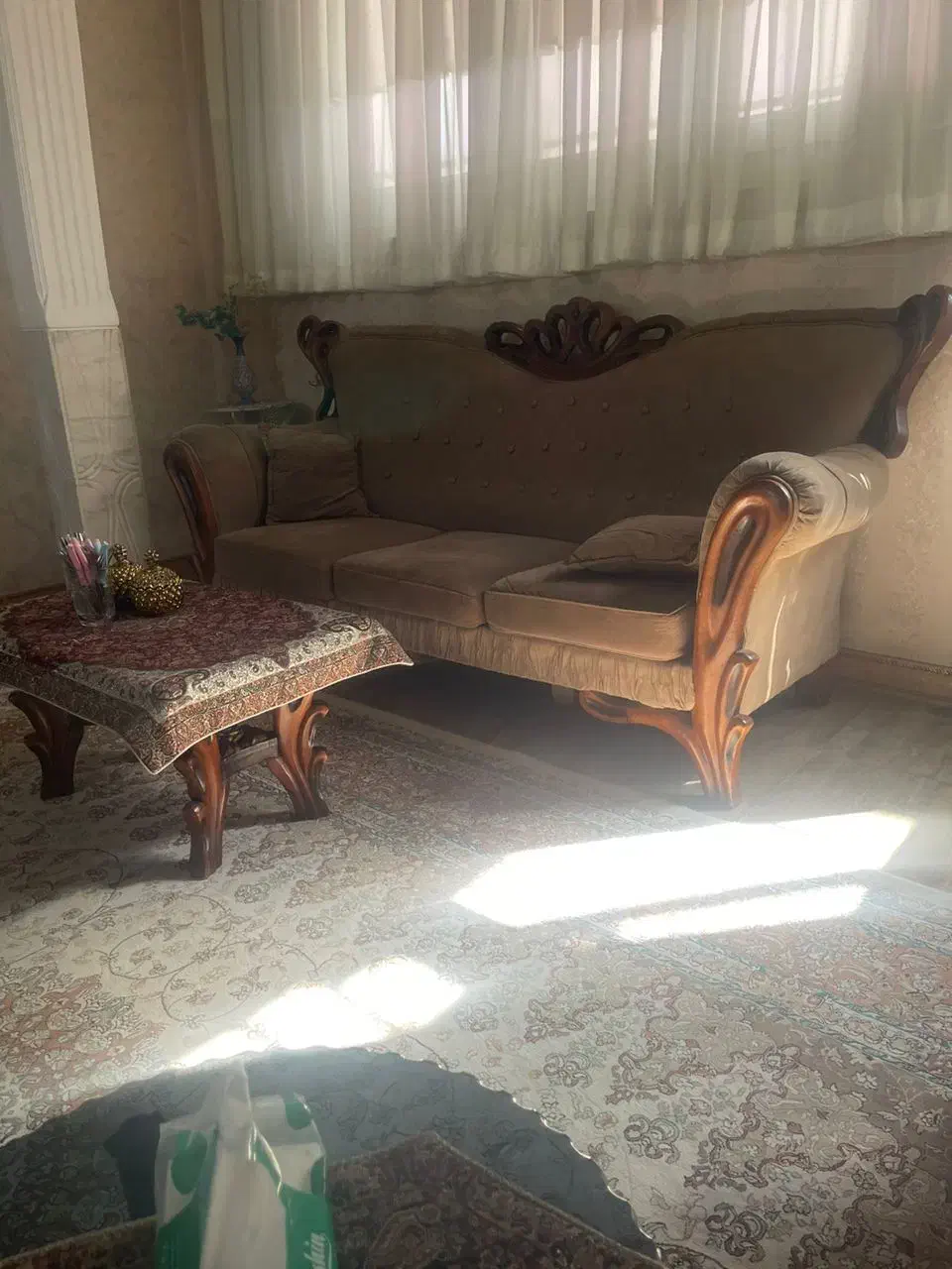 مبل 7 نفره همراه با میز عسلی|مبلمان خانگی و میز عسلی|رباط‌کریم, رباط‌کریم|دیوار