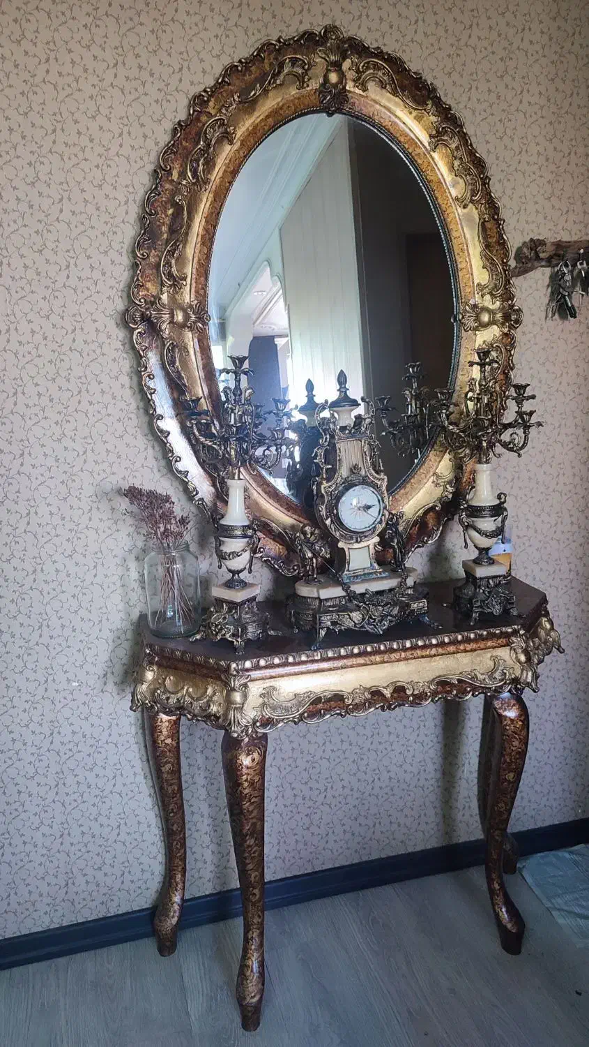 آینه و شمعدان و ساعت|آینه|فردیس, فردیس|دیوار