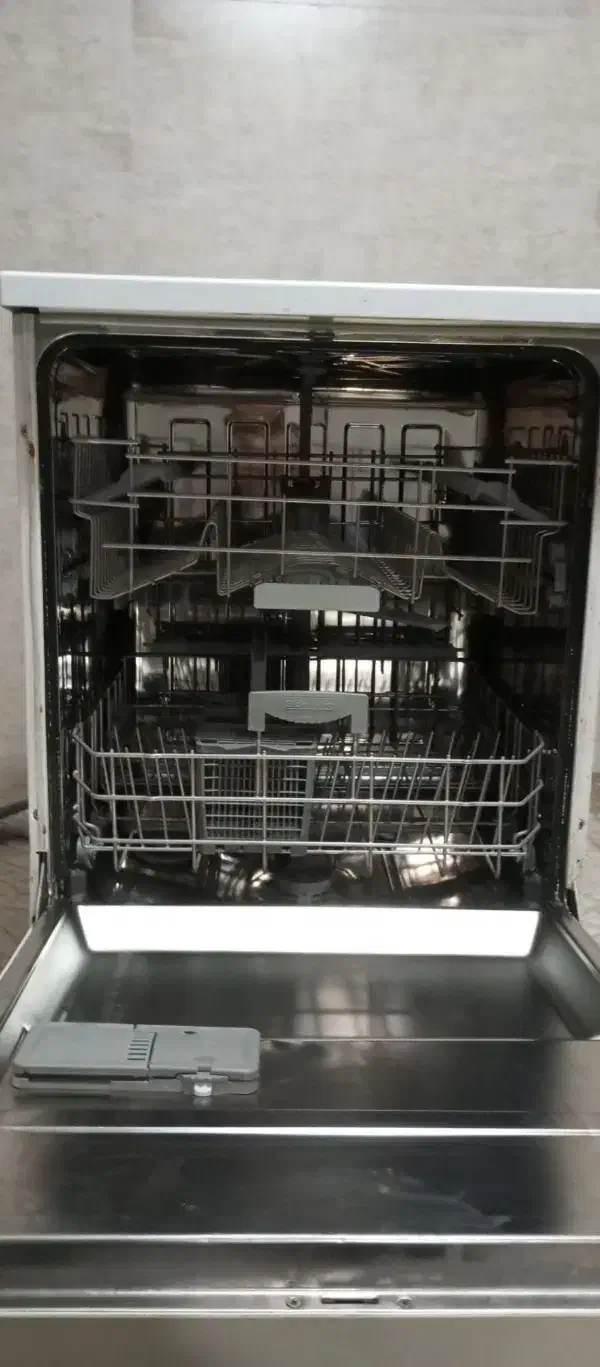 یک عدد ماشین ظرفشویی آلمانی بلومبرگ به فروش میرسد|ماشین ظرفشویی|نیشابور, شهرک ولیعصر|دیوار