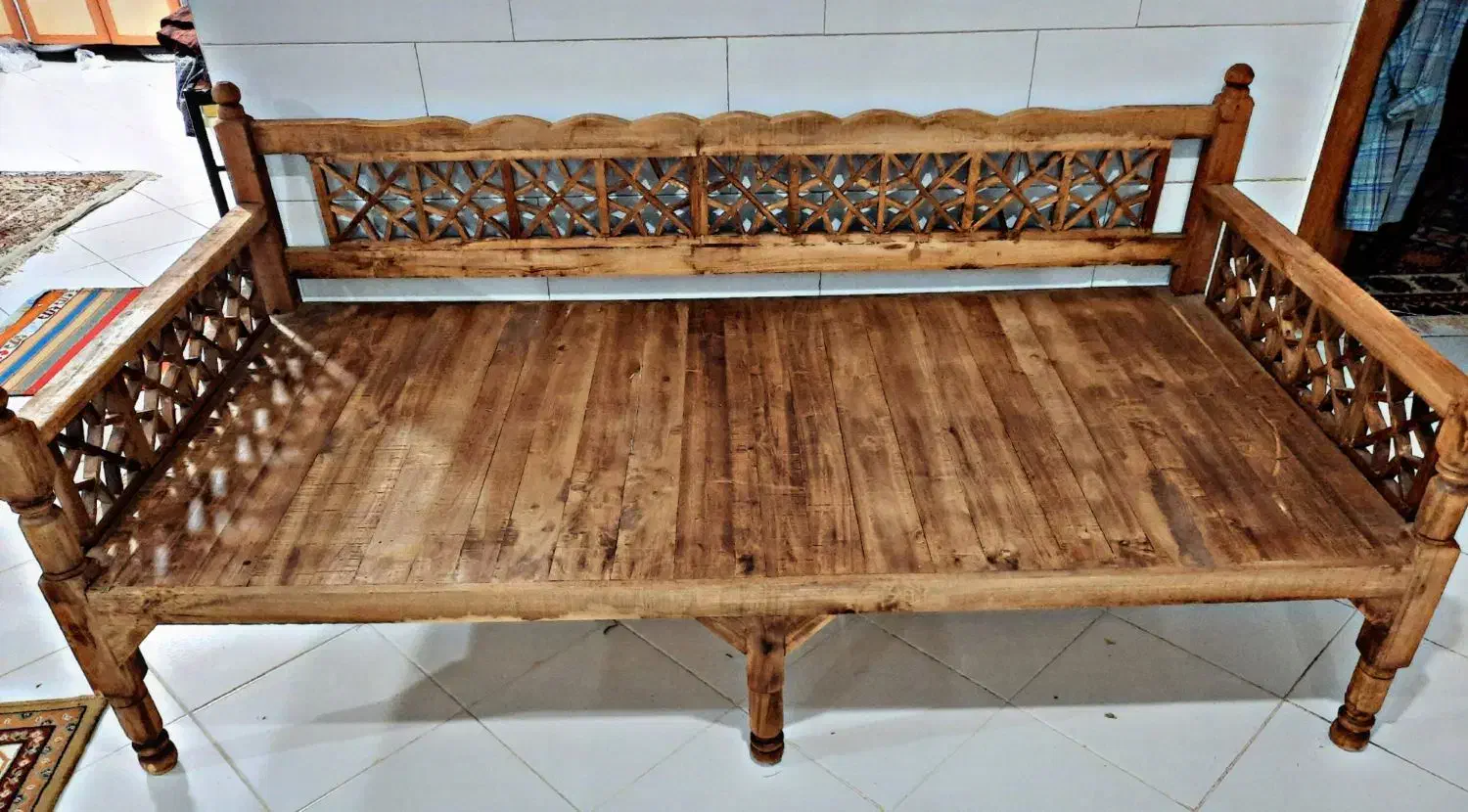 تخت گره‌چین چوب روسی|تخت و سرویس خواب|زرندیه, |دیوار