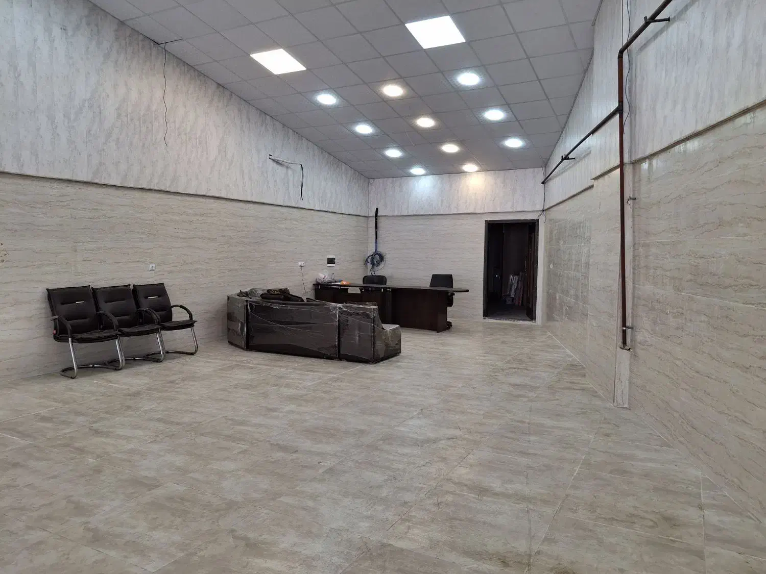 اجاره نمایشگاه فروشگاه صفر نوساز|اجارهٔ مغازه و غرفه|رشت, حومه رشت|دیوار