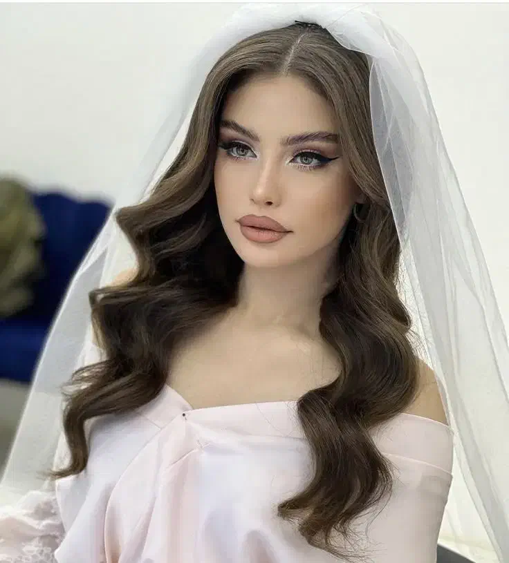 شرایط ویژه میکاپ وشینیون عروس و همراه|خدمات آرایشگری و زیبایی|اردبیل, |دیوار