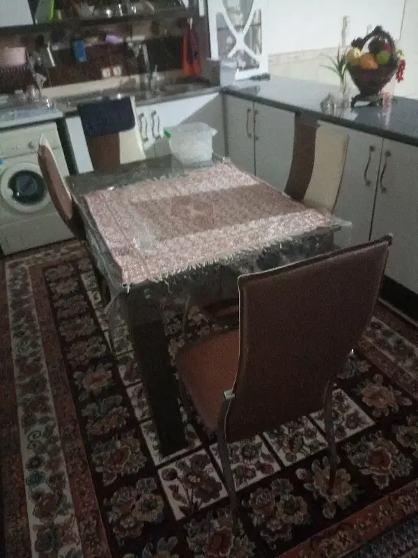 میز ناهار خوری 4نفره درحد نو|میز و صندلی غذاخوری|صحنه, |دیوار