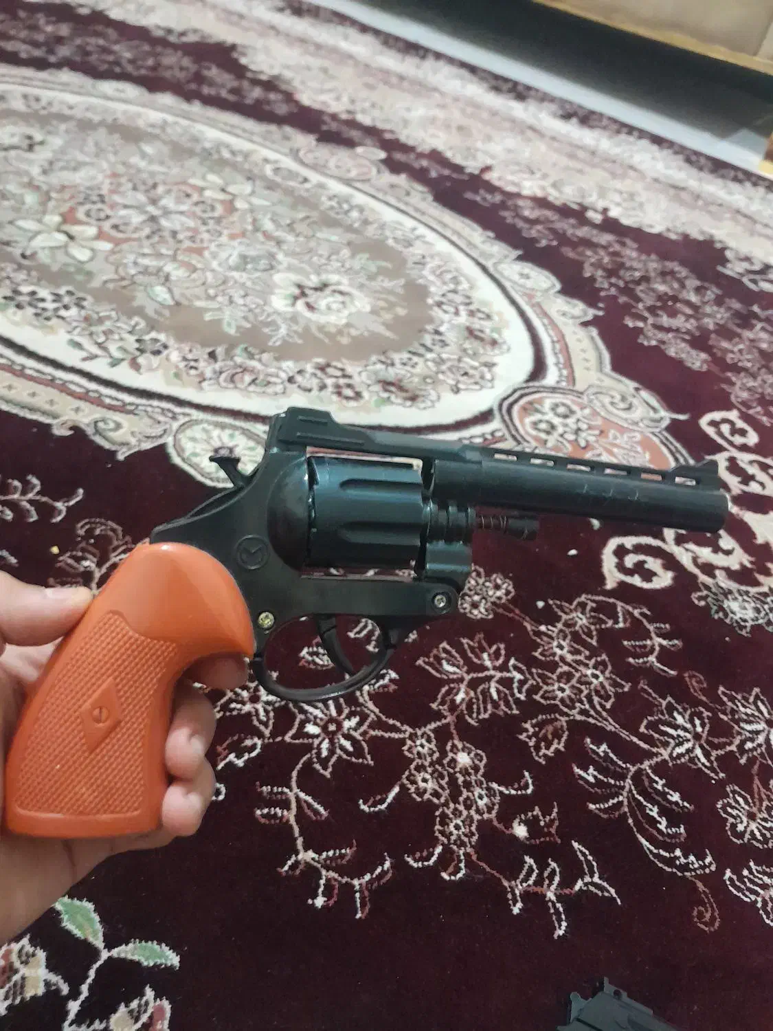 تفنگ اسباب بازی|اسباببازی|پرند, فاز ۴|دیوار