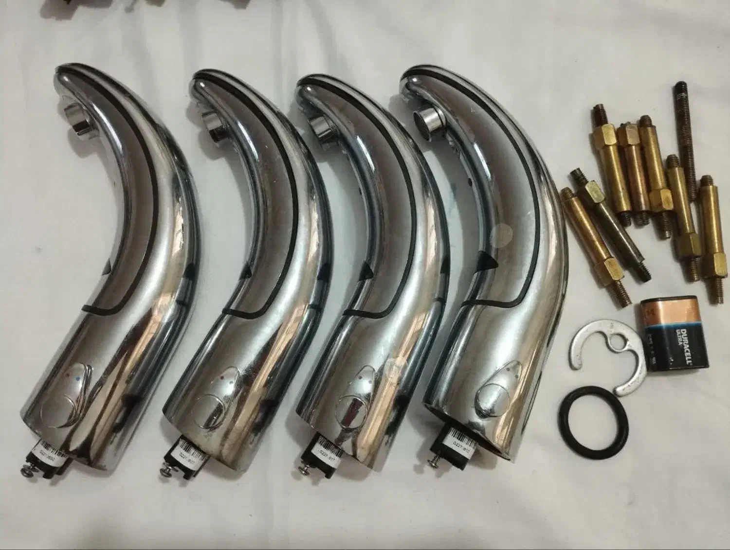 شیرآلات چشمی و شیرآلات مخلوط|لوازم سرویس بهداشتی|ابهر, |دیوار