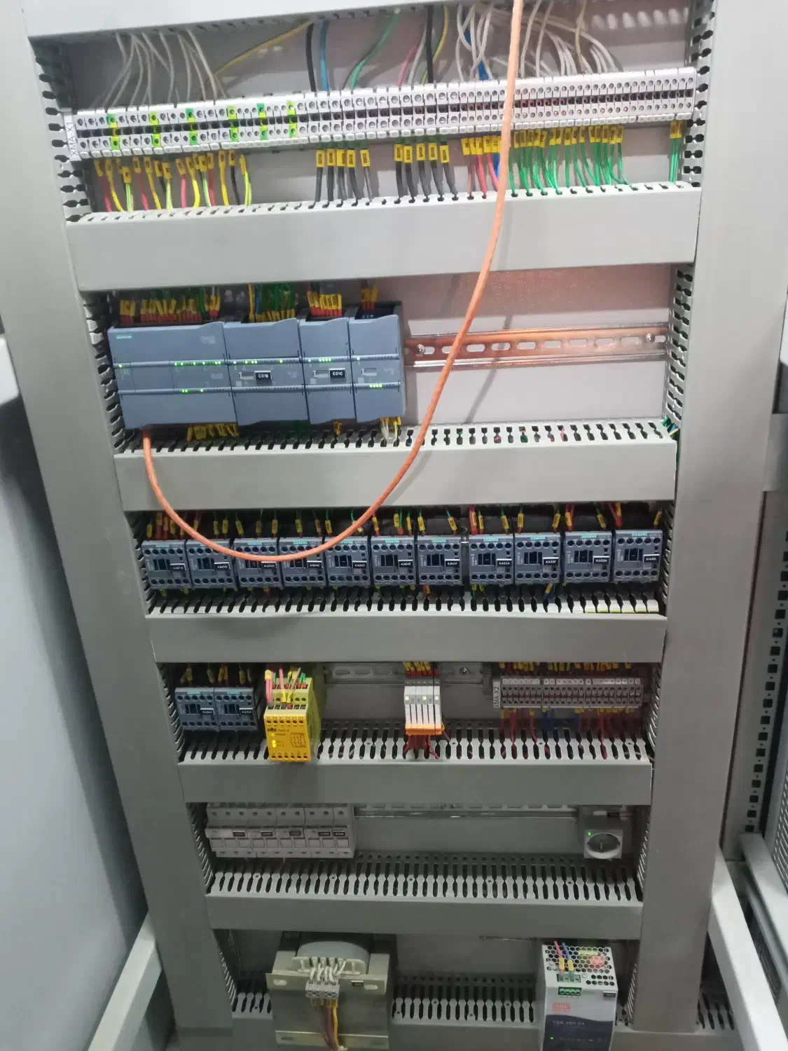 برقکار صنعتی و خانگی|خدمات پیشه و مهارت|همدان, |دیوار