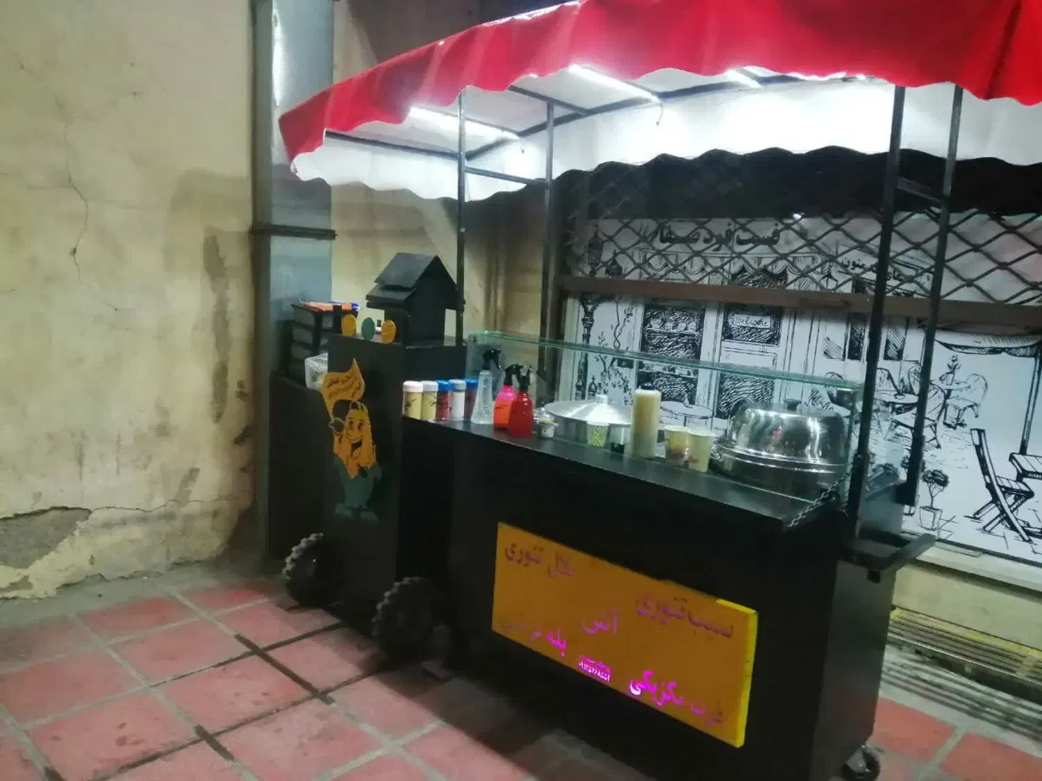 میز آش و فرنی و ذرت مکزیکی با سایه بان|کافی‌شاپ و رستوران|قم, سالاریه|دیوار