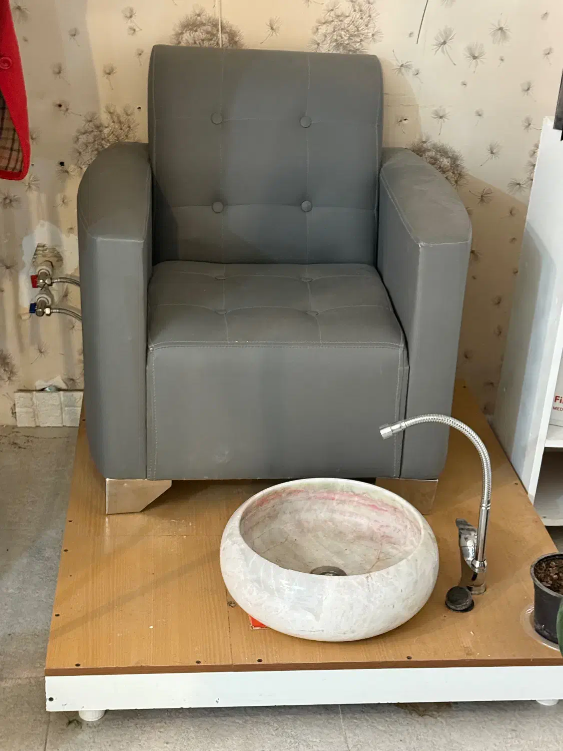 پدیکور|آرایشگاه و سالن‌های زیبایی|اراک, |دیوار