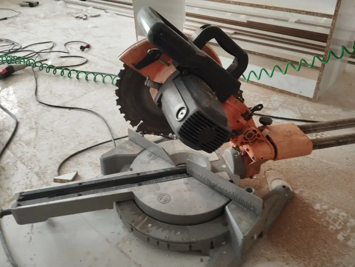 فارسی بر کشویی قدیمی|ابزارآلات|مشهد, کوی سیدی|دیوار