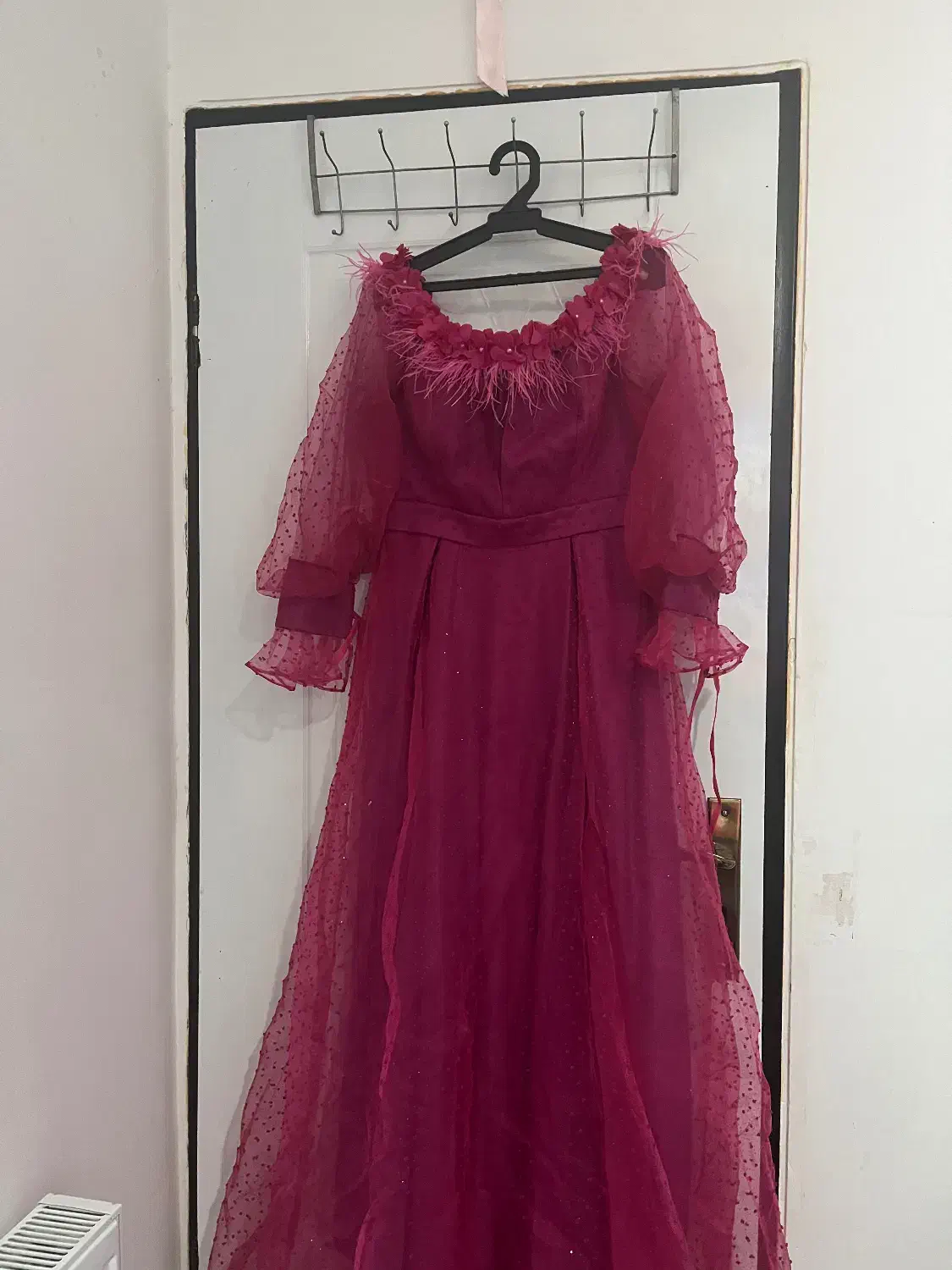 لباس مجلسی|لباس|رباط‌کریم, نصیرشهر|دیوار