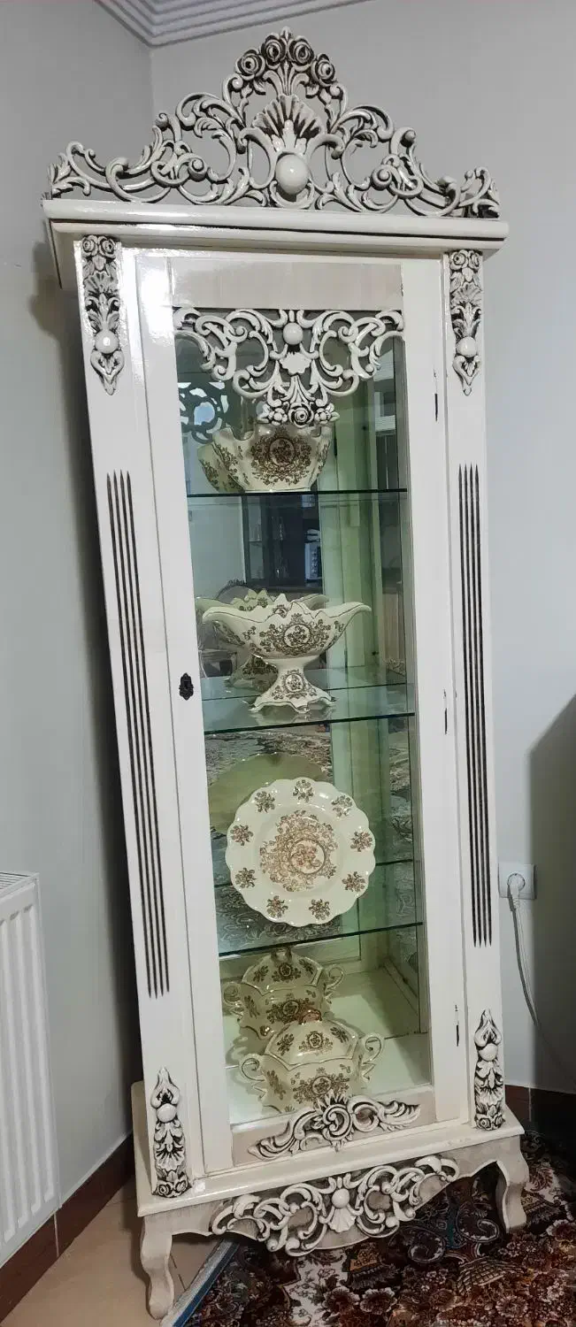 بوفه سالم تمیز بدون خط و خش|بوفه، ویترین، کنسول|تهران, مشیریه|دیوار