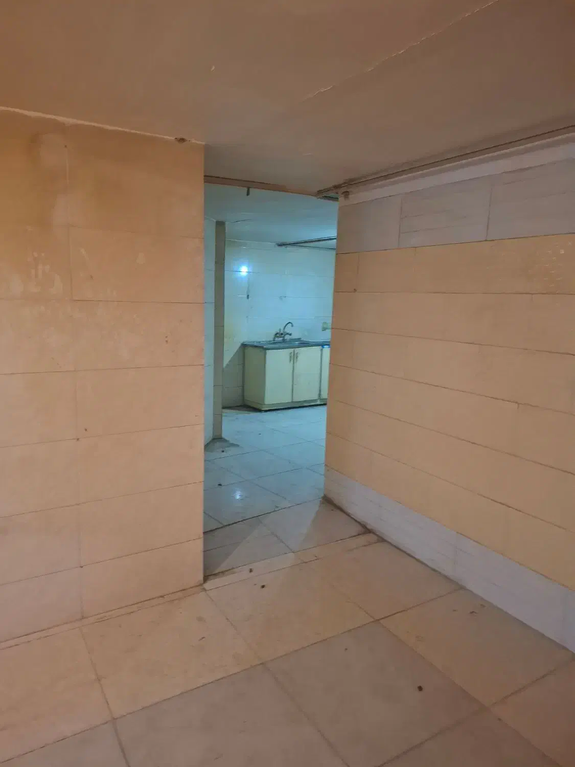 زیر زمین 70متر خدماتی کارگاه انبار|اجارهٔ مغازه و غرفه|شاهین‌شهر, حاجی آباد|دیوار