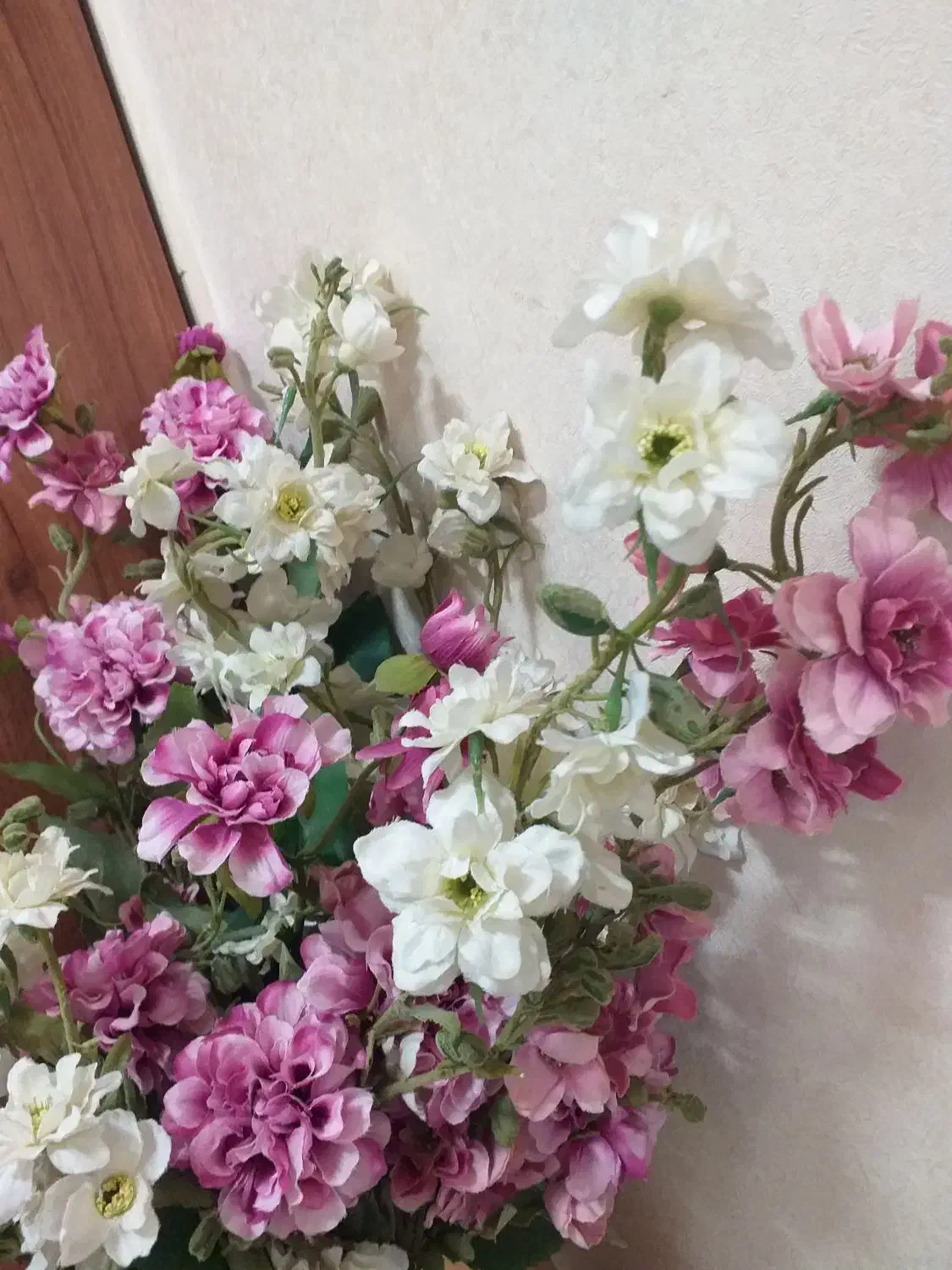 گلدان طلایی جفت|گل مصنوعی|ری, دولت‌آباد|دیوار