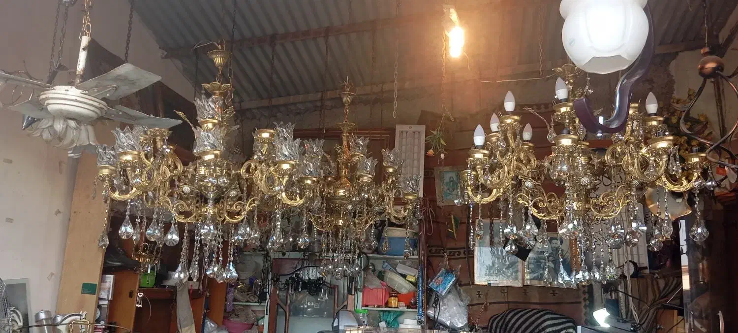 باسلام سه عدد لوستربزرگ برنزسنگین|لوستر و چراغ آویز|ارومیه, |دیوار