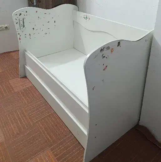 تخت کودک|تخت و صندلی بچه|بجنورد, |دیوار