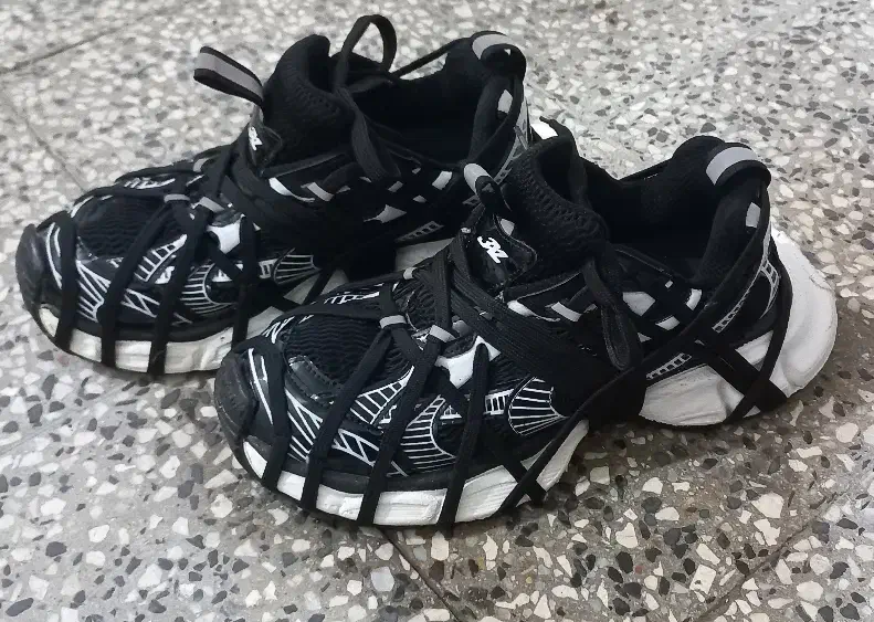 کتونی اسپایدر|کیف، کفش، کمربند|بروجرد, |دیوار