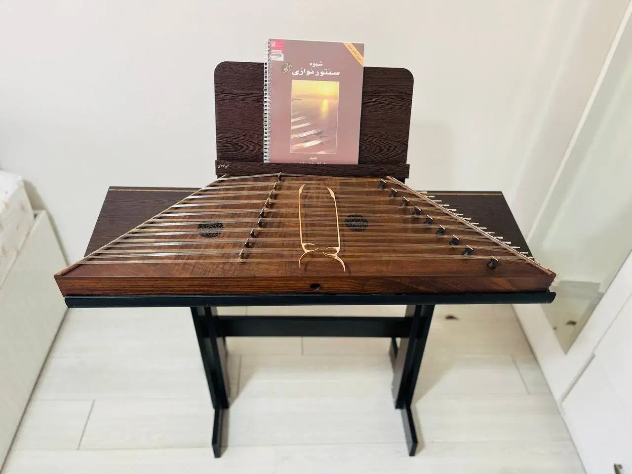 سنتور|سازهای سنتی|شهریار, شهریار|دیوار