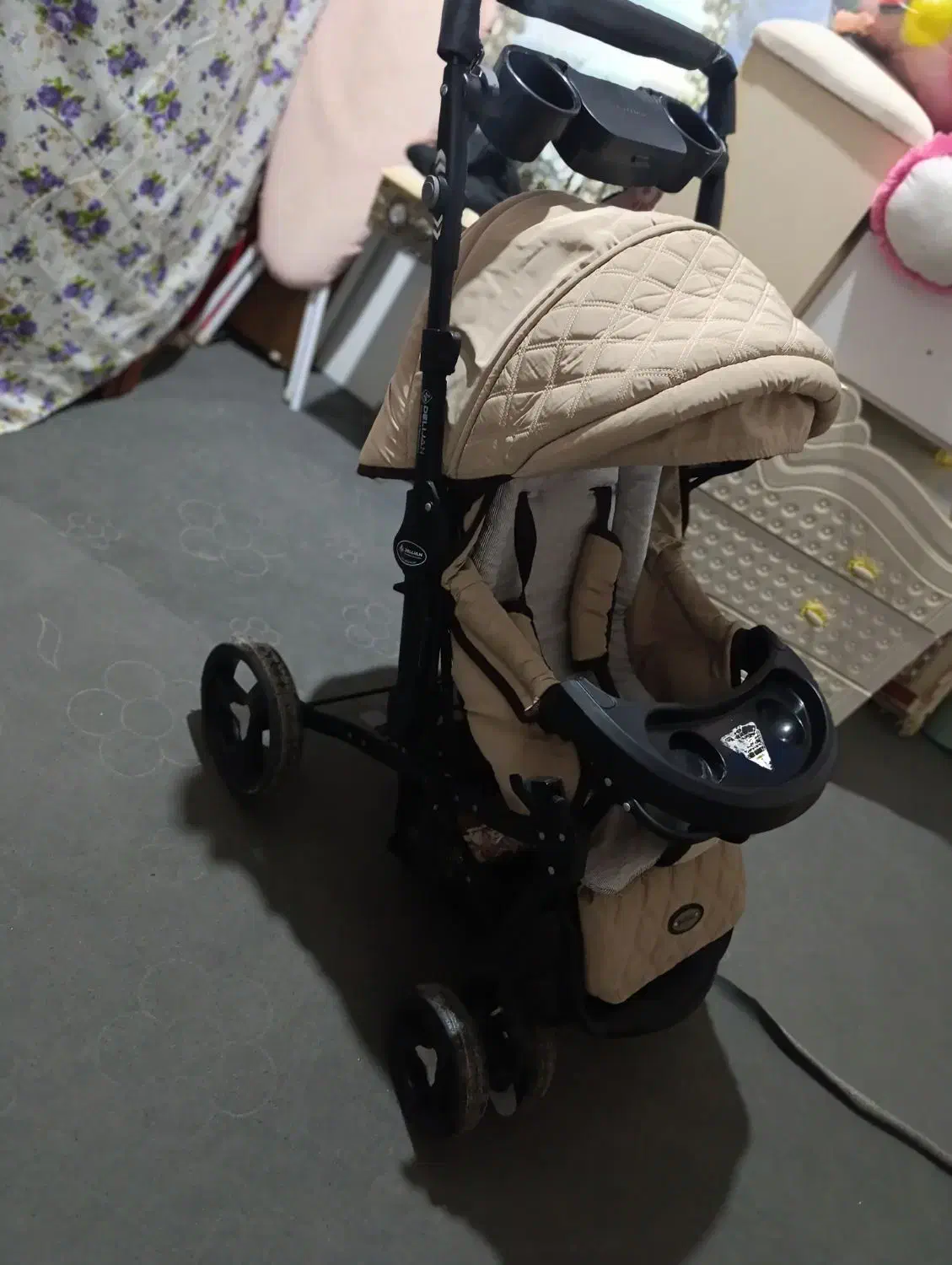 کریر و کالسکه کاملا سالم|کالسکه و لوازم جانبی|رباط‌کریم, رباط‌کریم|دیوار