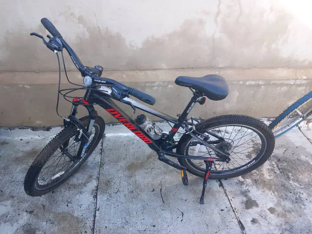 دوچرخه|دوچرخه، اسکیت، اسکوتر|قدس, شهر‌قدس|دیوار