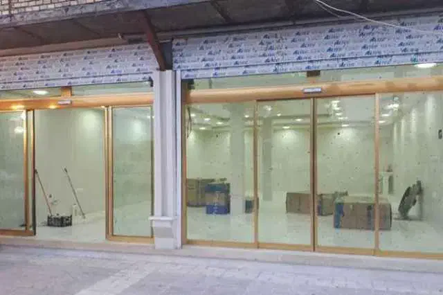 نصب تعمیر کرکره برقی نصب تعمیر شیشه سکوریت|خدمات پیشه و مهارت|ارومیه, |دیوار