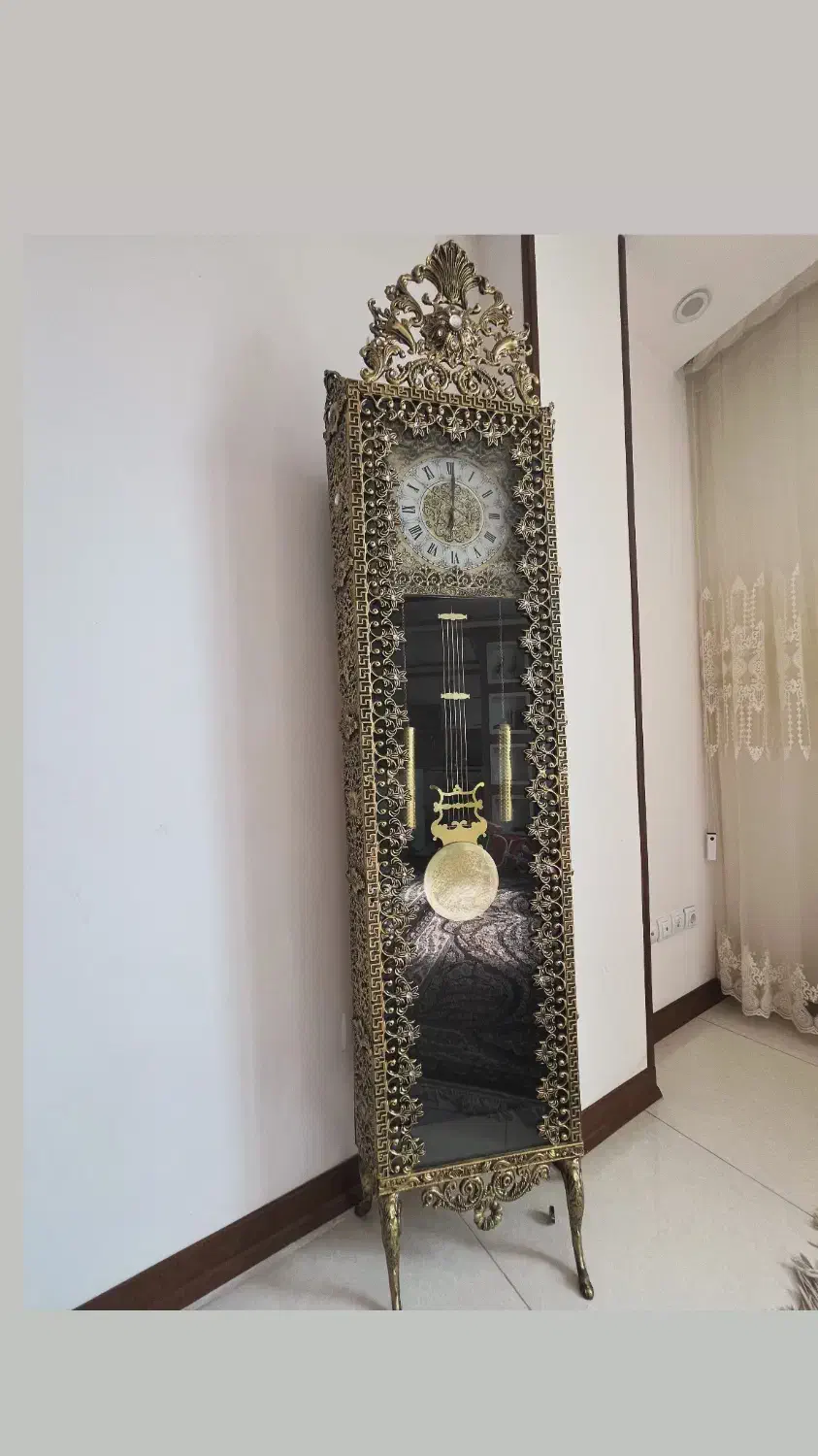 ویترین و ساعت ایستاده کاملا نو|بوفه، ویترین، کنسول|شهرکرد, |دیوار