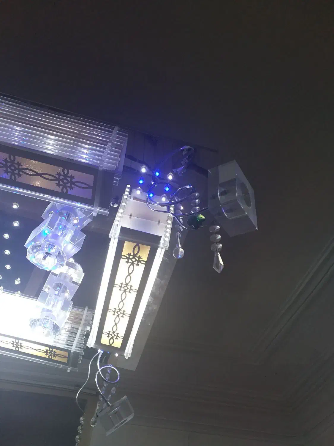 لوستر مدرن|لوستر و چراغ آویز|فردیس, فردیس|دیوار