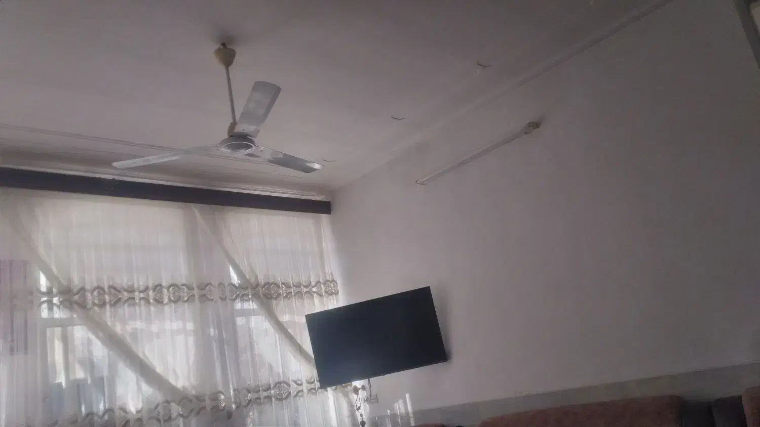 تلویزون ۴۲الجی|تلویزیون و پروژکتور|اردکان, |دیوار