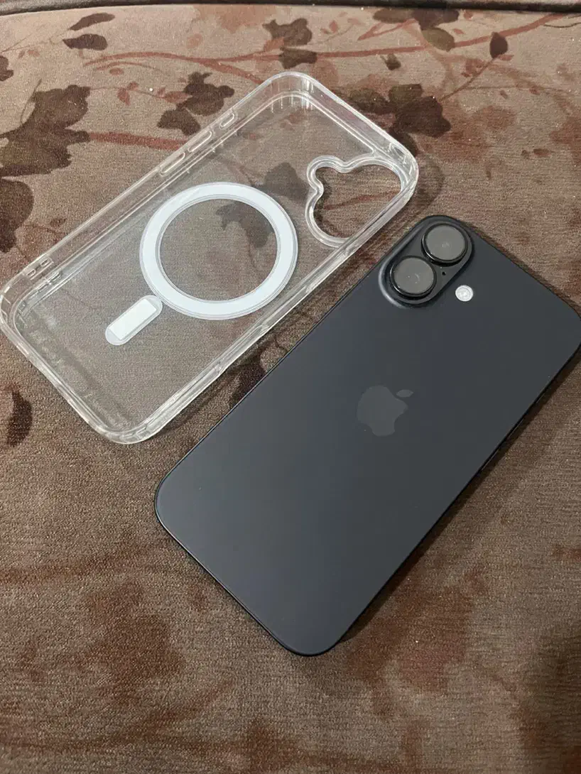 آیفون ۱۶ ۱۲۸ گیگ تازه خریداری شده|موبایل|رفسنجان, |دیوار