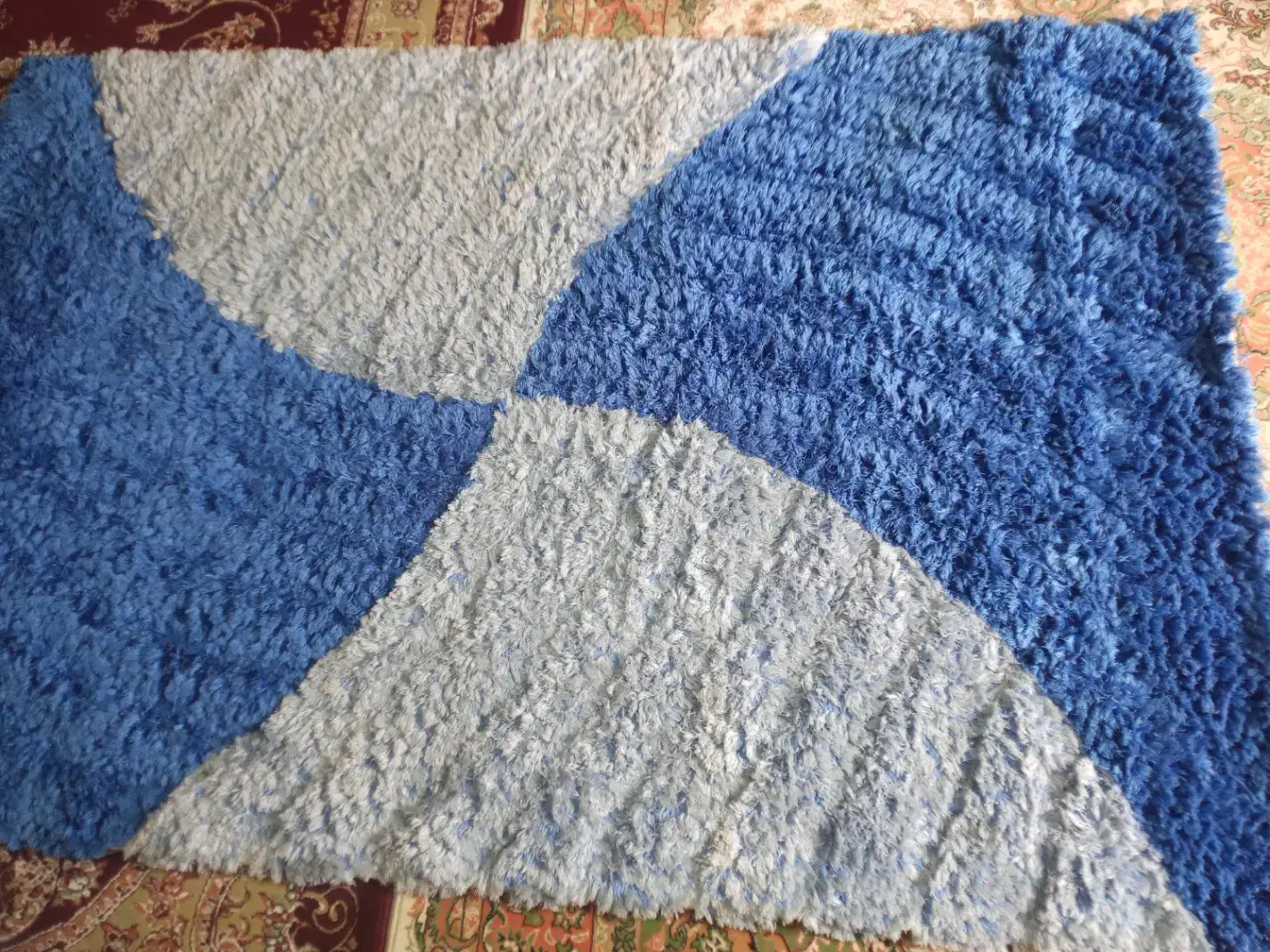 فرشفانتزی|فرش|رشت, عینک|دیوار