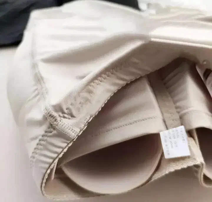 پرتز باسن و بغل ران|لباس|بروجرد, |دیوار