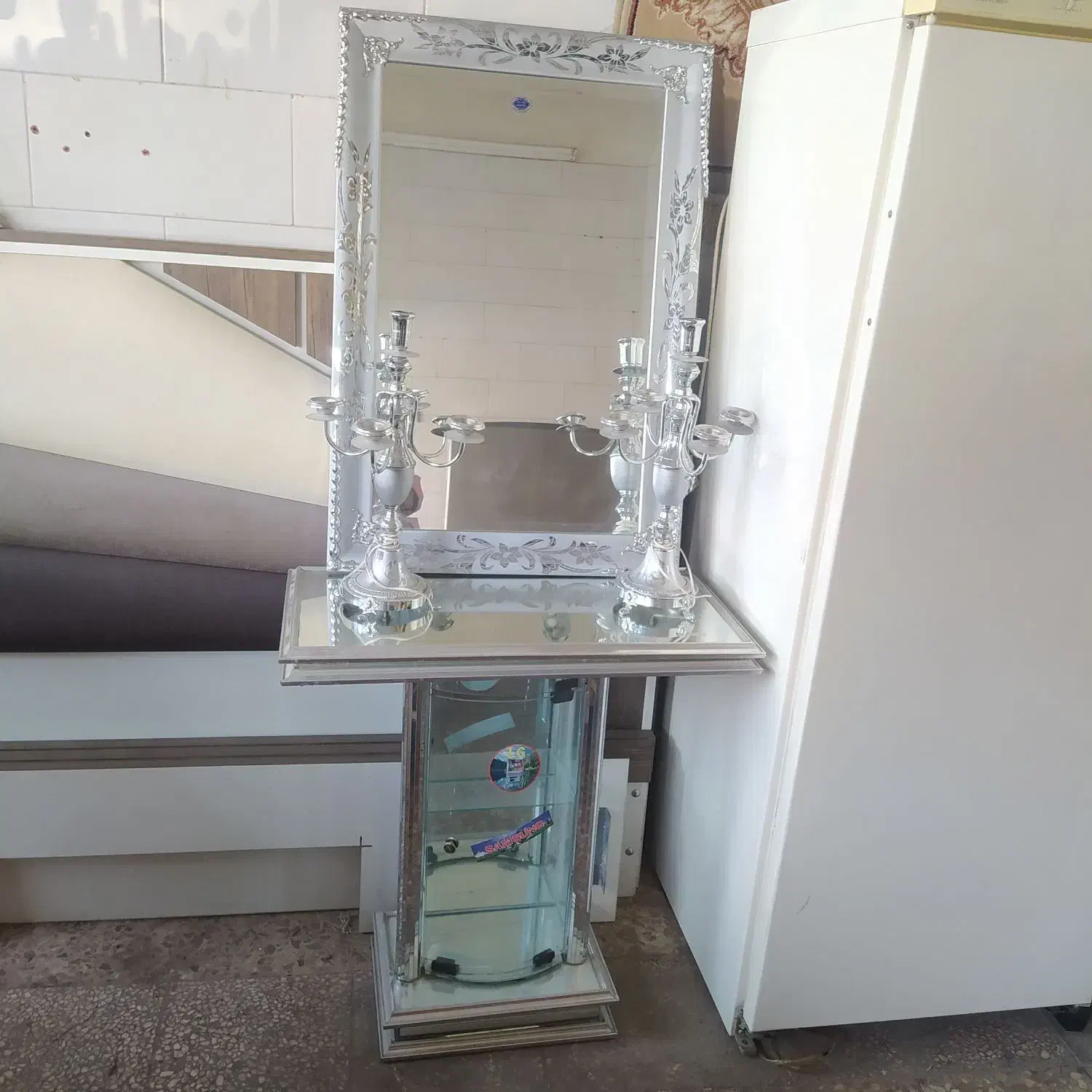 آینه وشمعدان وکنسول|مبلمان خانگی و میز عسلی|قم, شاه ابراهیم|دیوار