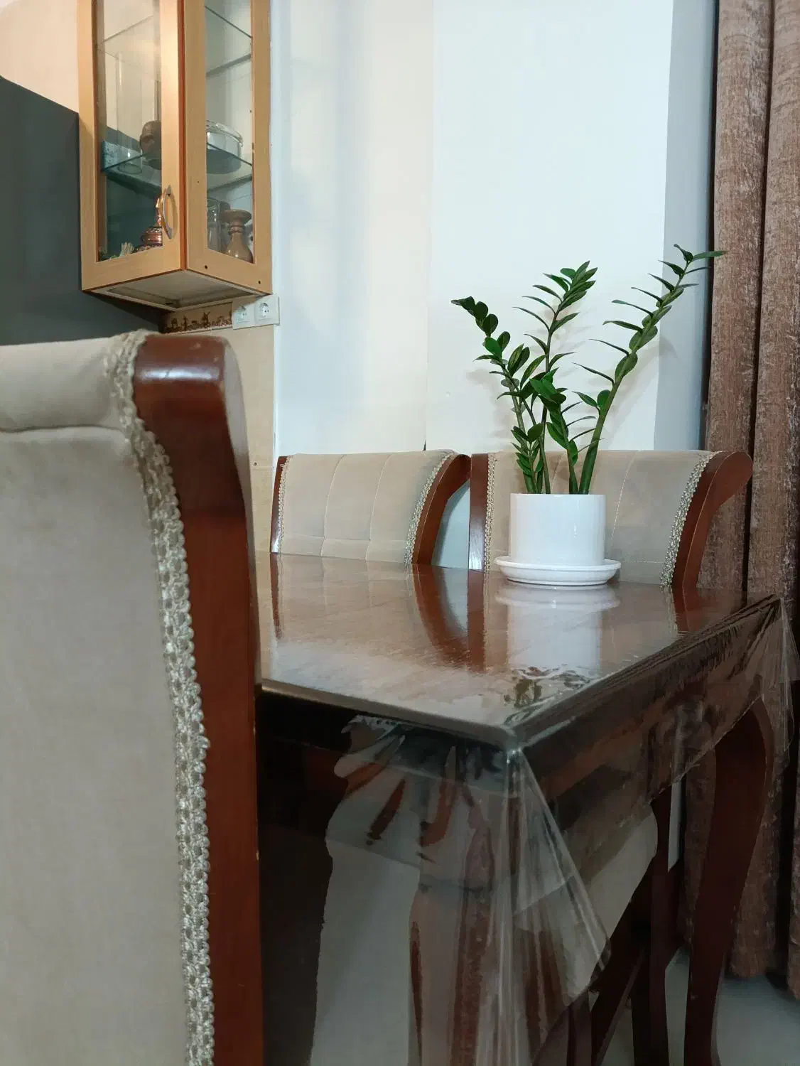 میز ناهارخوری ۴ نفره در حد نو|میز و صندلی غذاخوری|شاهرود, |دیوار