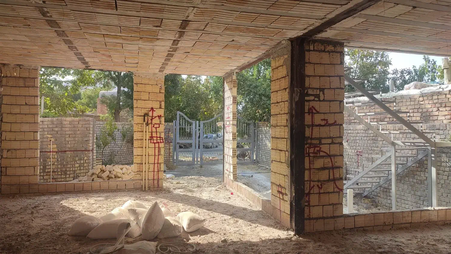 فروش خانه ویلایی ۱۸۵ متری ۳ خوابه در نیاسر|فروش خانه و ویلا|کاشان, ولیعصر|دیوار