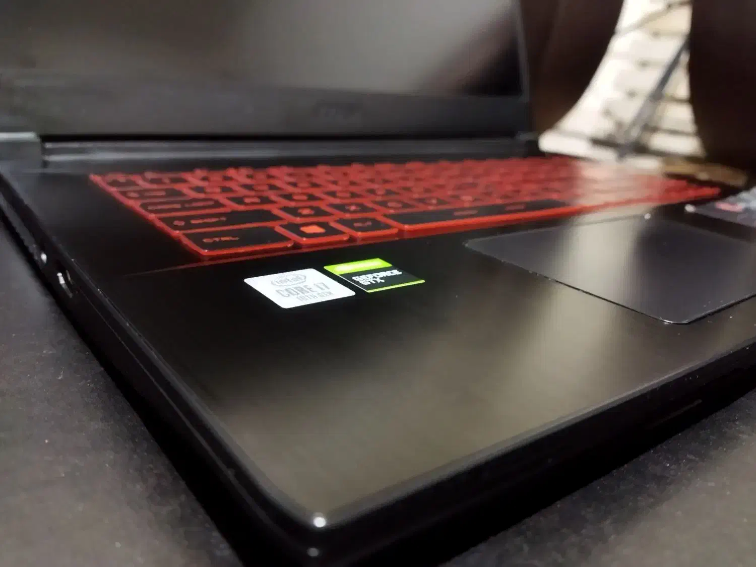 لپتاپ گیمینگmsi|رایانه همراه|اندیشه, اندیشه فاز ۴|دیوار