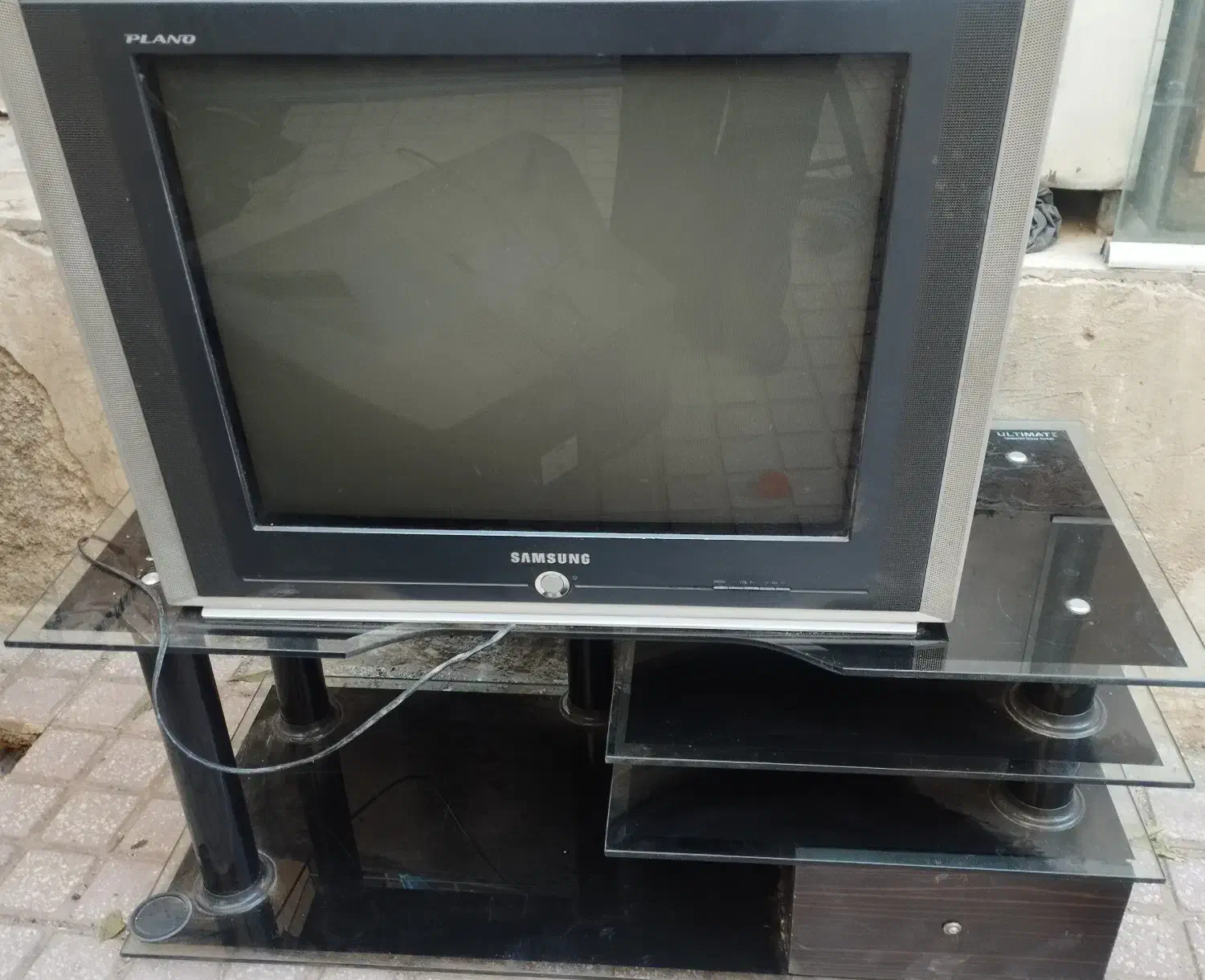 ۲عدد تلویزیون و میز تلویزیون|تلویزیون و پروژکتور|سنندج, |دیوار