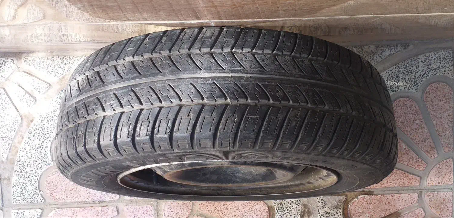 یک عدد رینگ و لاستیک پژویی سایز 14|قطعات یدکی و لوازم جانبی|ملایر, |دیوار