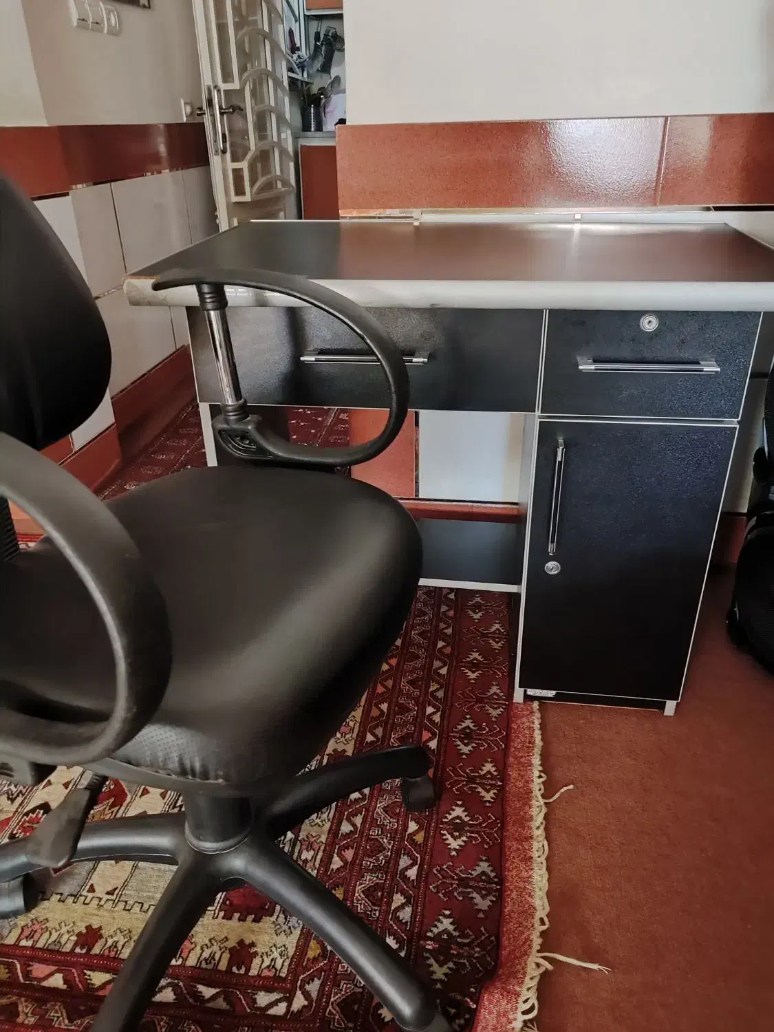 میز صندلی ست|میز تحریر و کامپیوتر|گنبد کاووس, |دیوار