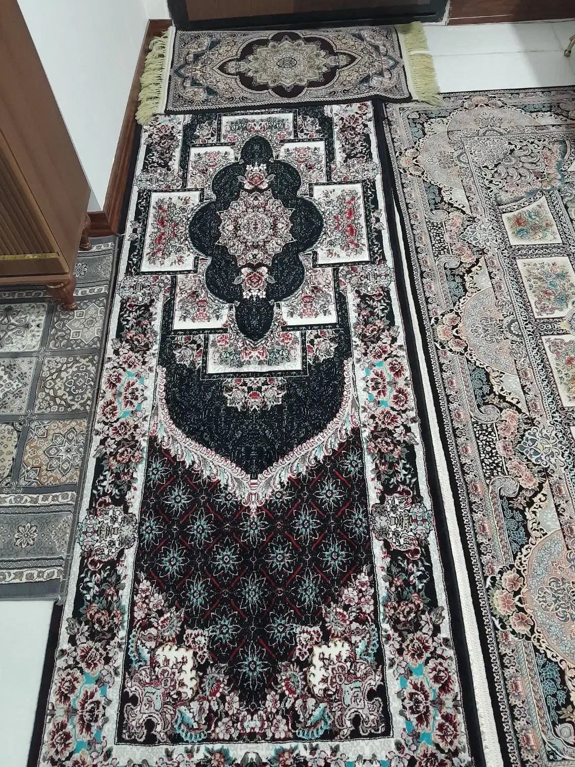 کنارفرش|فرش|بهارستان, |دیوار