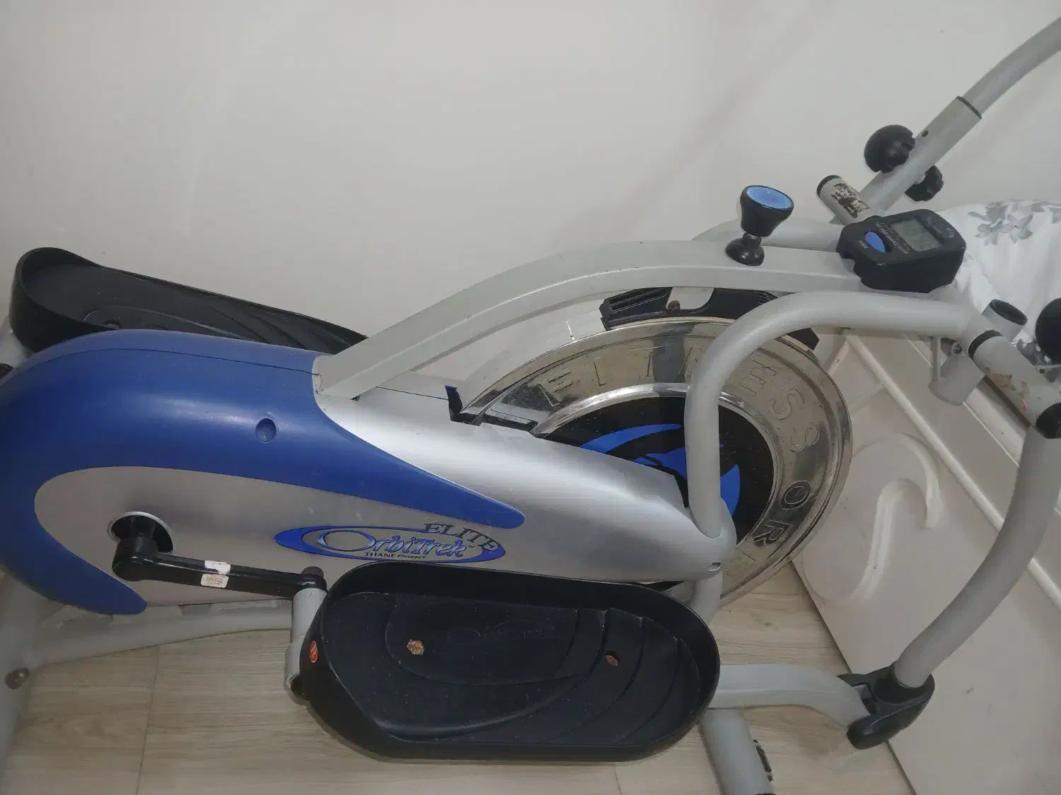 اسکی فضایی|تجهیزات ورزشی|اهواز, کوی باهنر|دیوار