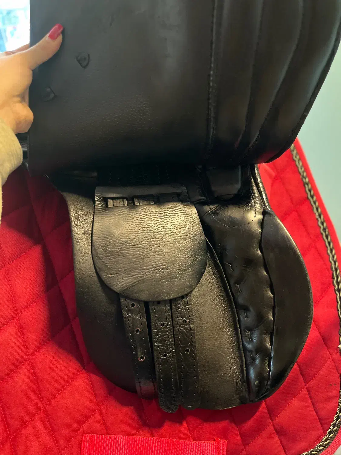 زین آلمان شرقی|اسب و تجهیزات اسب‌سواری|قدس, شهر‌قدس|دیوار