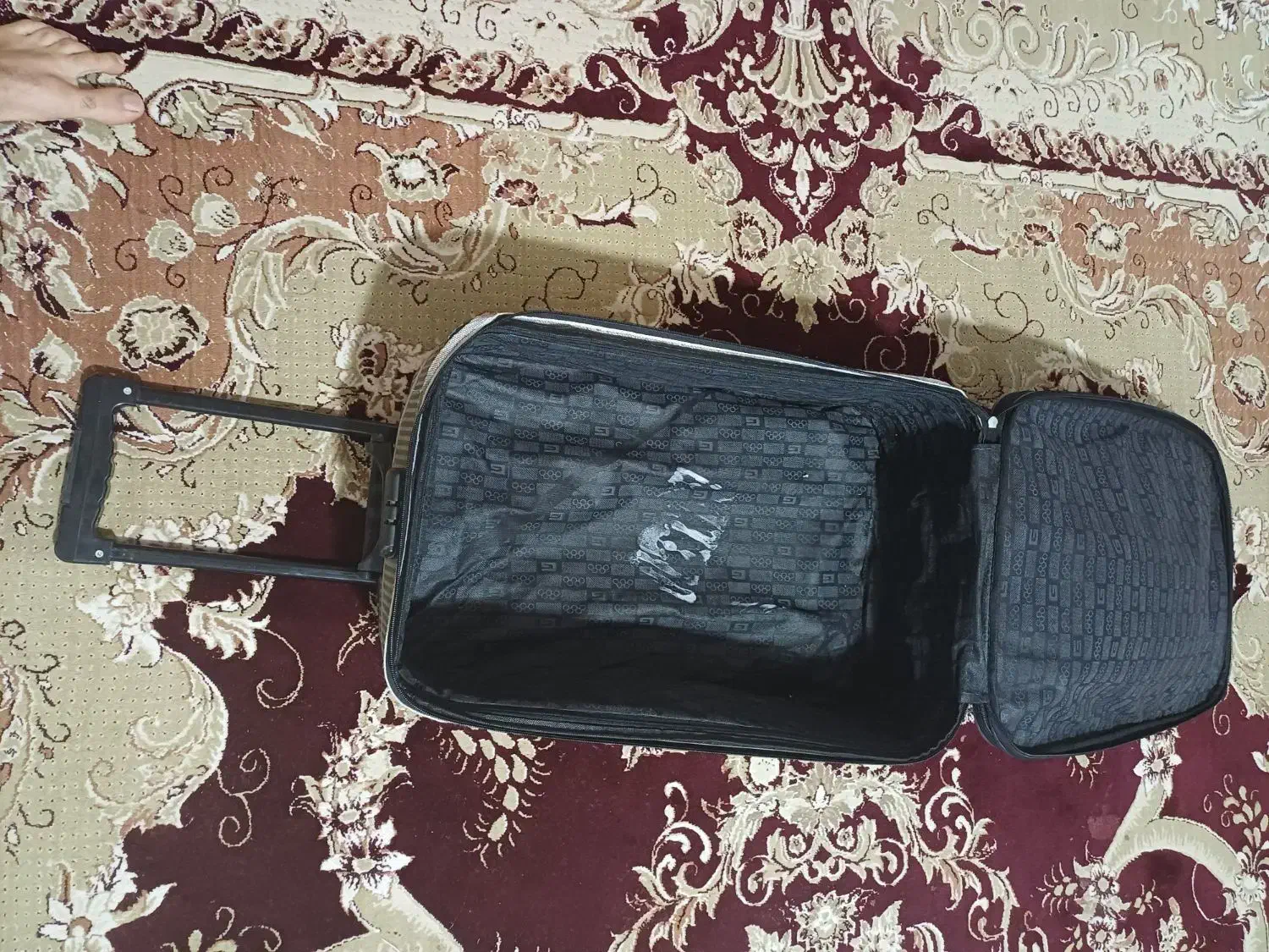 چمدان مسافرتی|کیف، کفش، کمربند|اقبالیه, |دیوار