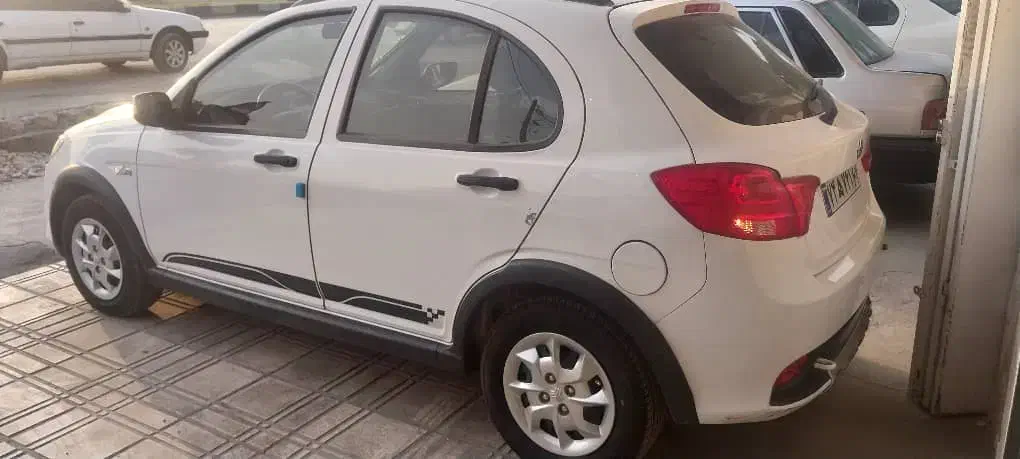 کوئیک r 402 سفید مشکی تمام فابریک|خودرو سواری و وانت|شیراز, شهرک ترکان|دیوار