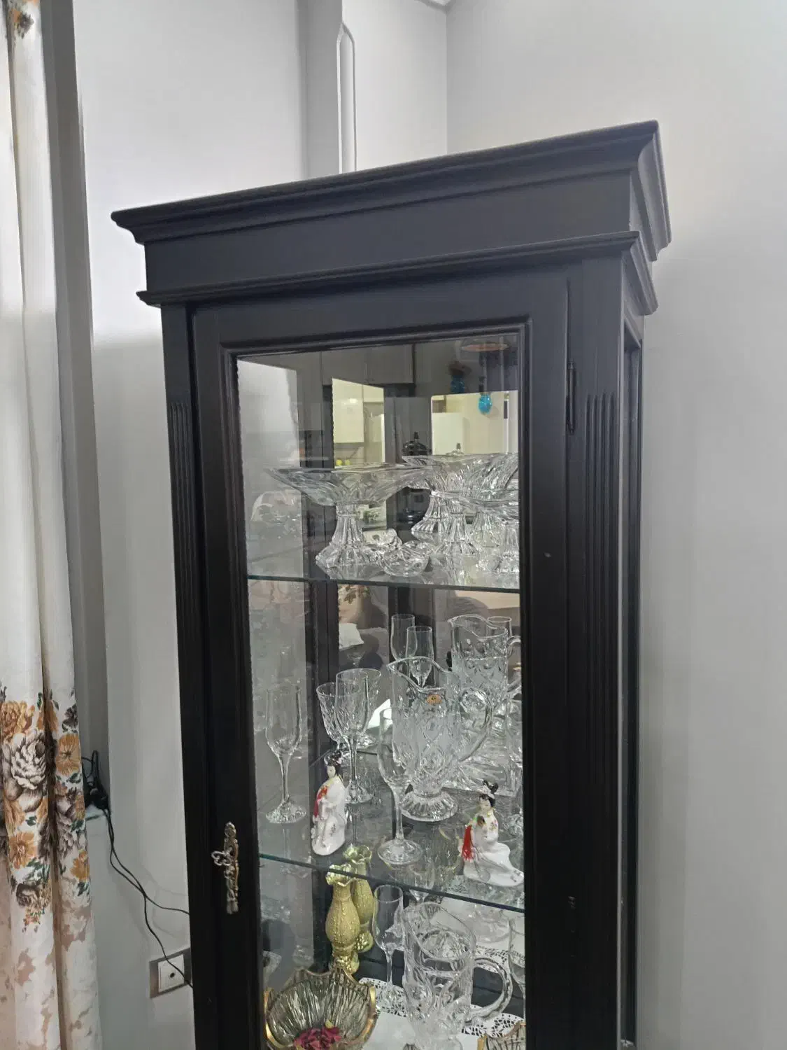 ویترین کنسول|بوفه، ویترین، کنسول|تهران, شوش (باغ آذری)|دیوار