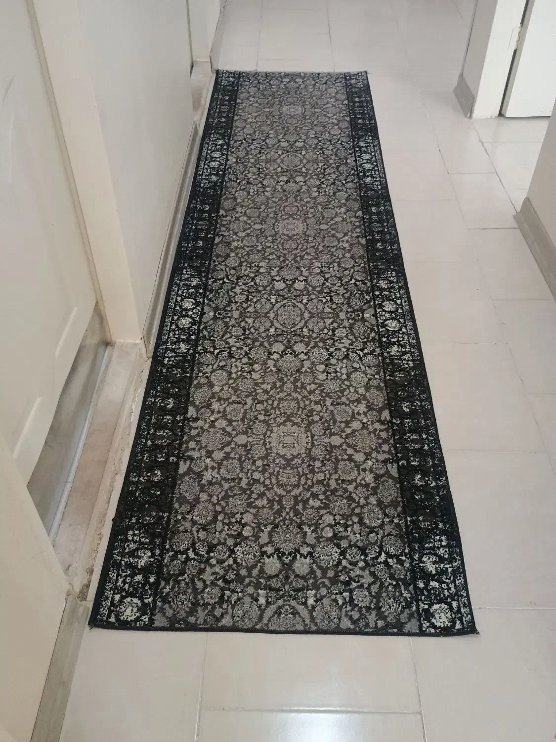 یک عدد فرش ۶ متری به همراه ۲ عدد کناره|فرش|پردیس, فاز ۸|دیوار