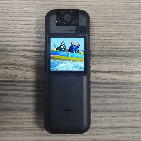 دوربین ورزشی|دوربین عکاسی و فیلم‌برداری|رباط‌کریم, رباط‌کریم|دیوار