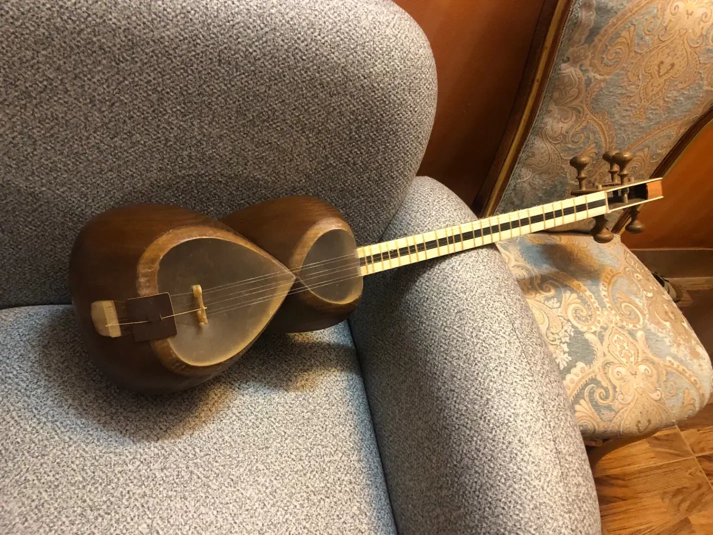 تار|سازهای سنتی|دلیجان, |دیوار