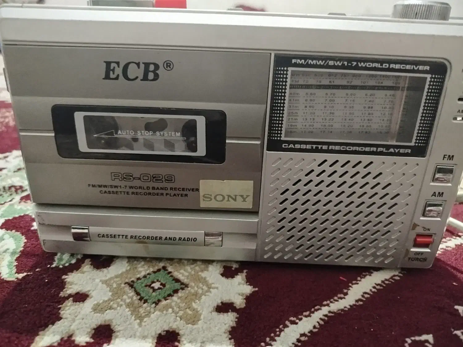 رادیو وضبط سالم فقط پوستش دو جا شکسته|سیستم صوتی خانگی|خرمآباد, |دیوار