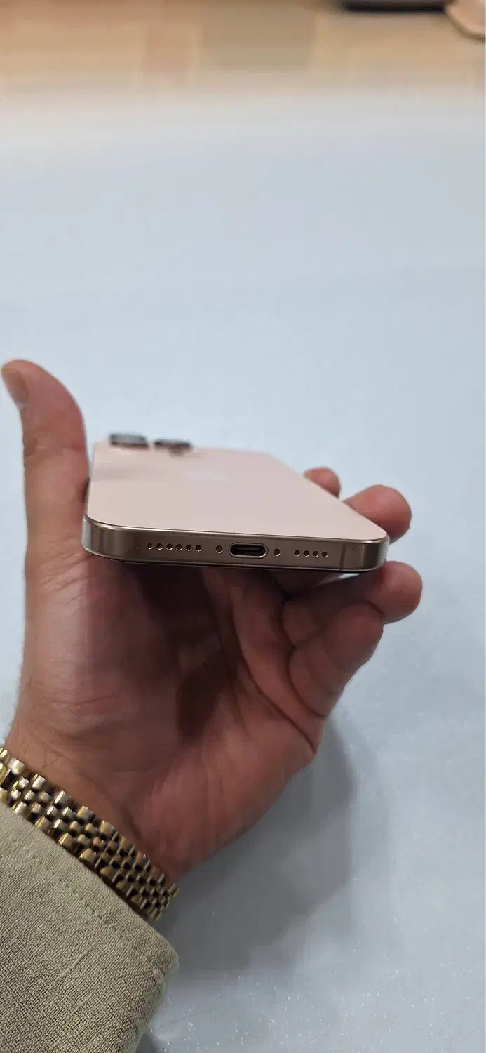 اپل iPhone 16 Pro Max با حافظهٔ ۲۵۶ گیگابایت|موبایل|اصفهان, شفق|دیوار