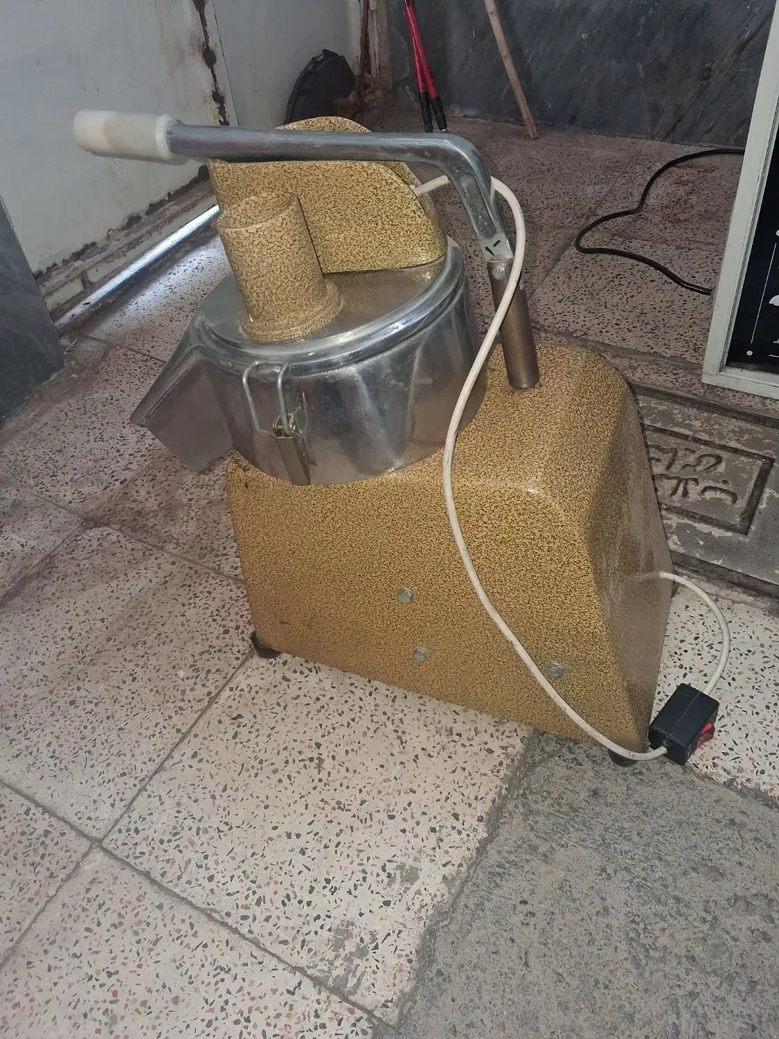 دستگاه میوه خشک  و اسلایسر در حد نو|ماشین‌آلات صنعتی|جلفا, |دیوار